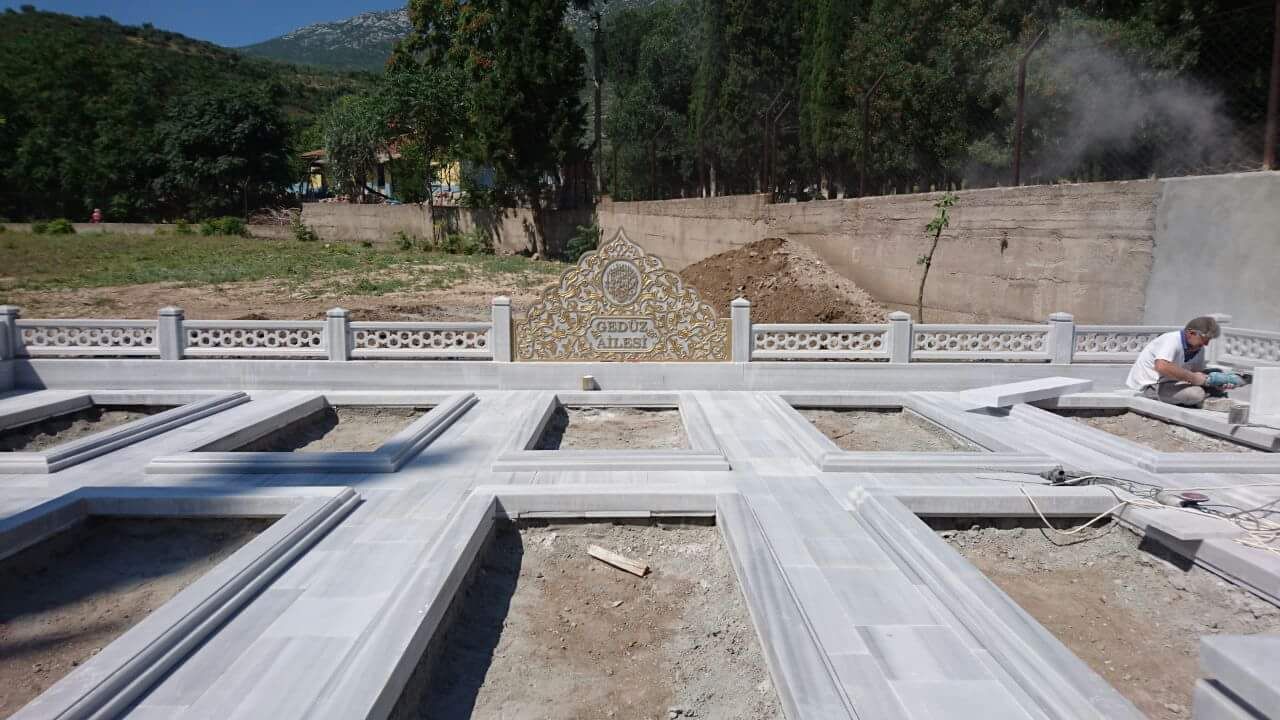Gediz Aile Mezarlığı