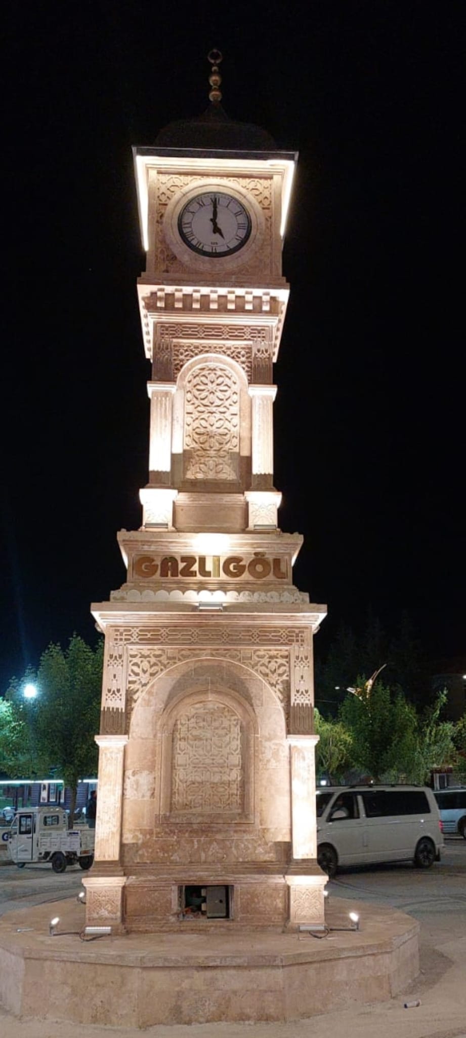 Saat Kulesi - Gazlıgöl Saat Kulesi 1