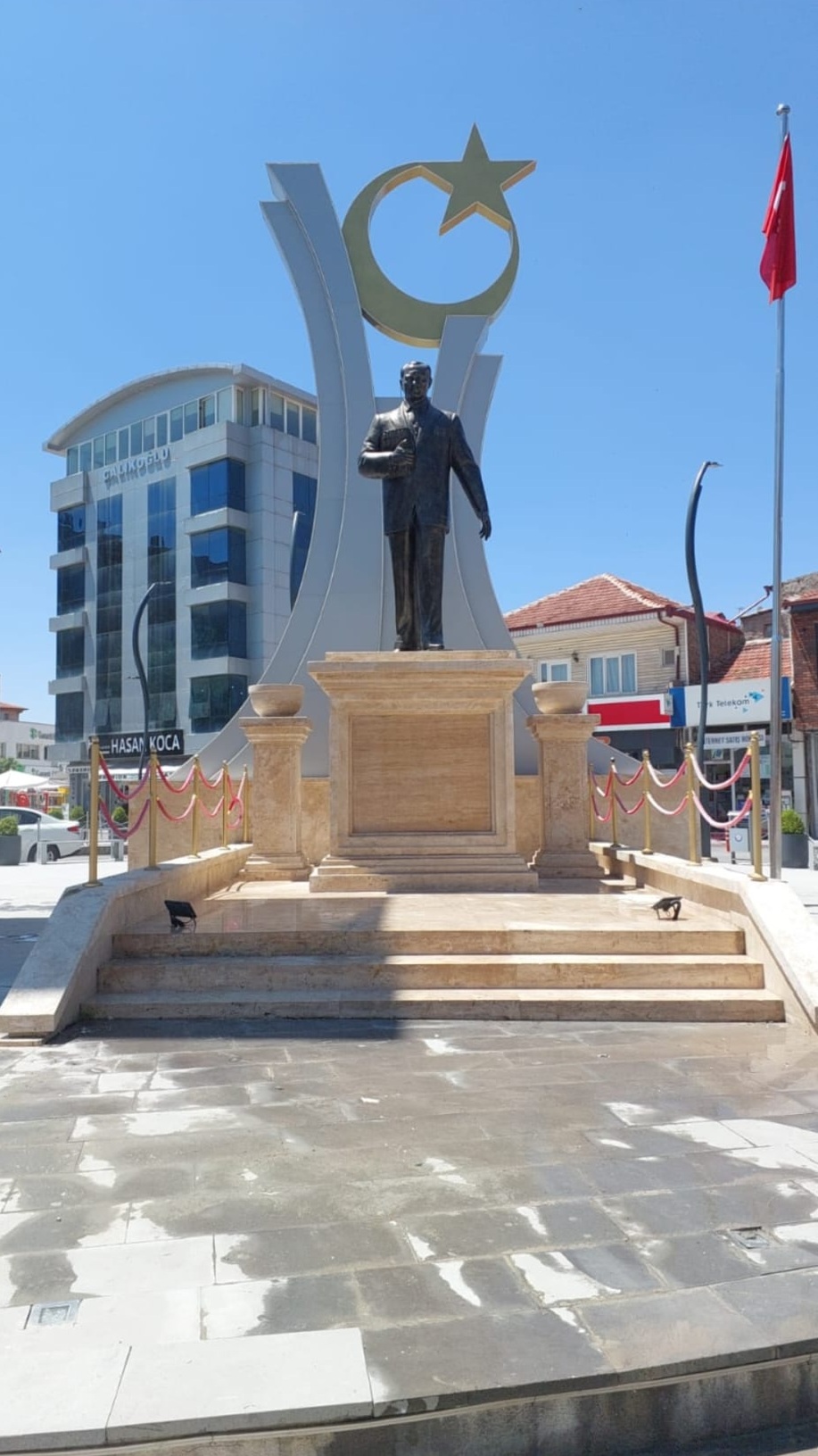 Anıt - Emirdağ Atatürk Anıtı 2
